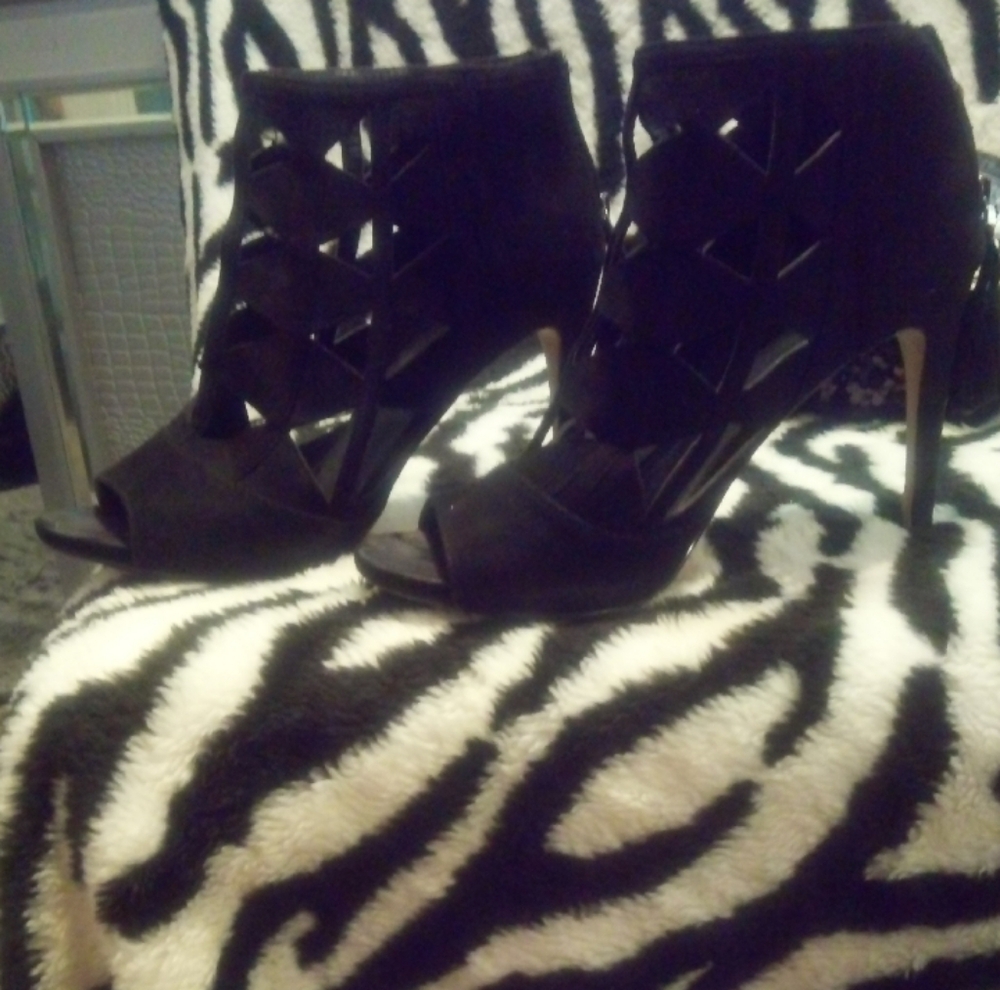 Black Classic Dress Heels • Women's Size 10 • Minimalist Style